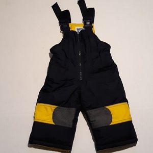 ⬇️$16 Oshkosh snow bibs boys 12M
